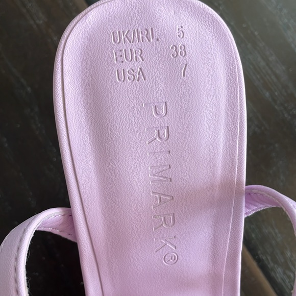 Beautiful Lilac Strapy Sandals - Picture 7 of 7